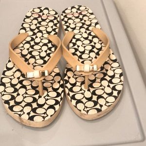 Coach flip flops size 8